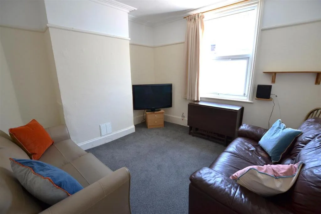 4 bedroom detached house for rent