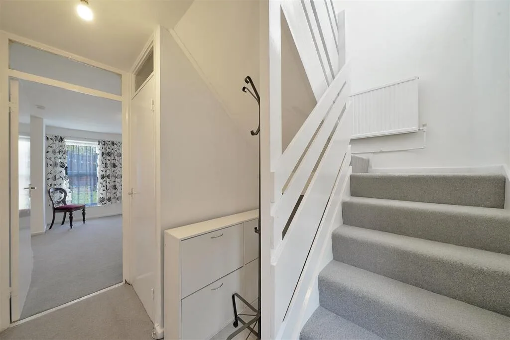 2 bedroom semi-detached house for rent
