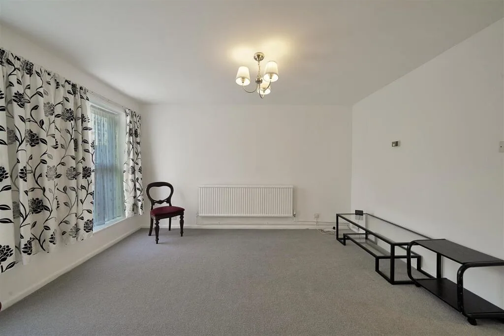 2 bedroom semi-detached house for rent