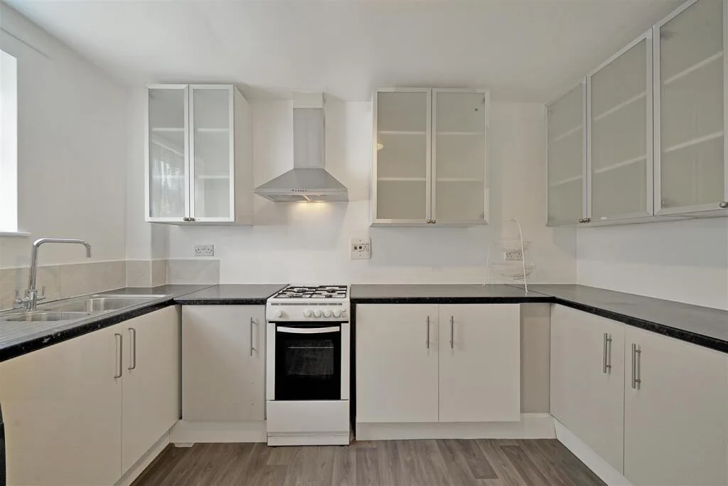 2 bedroom semi-detached house for rent