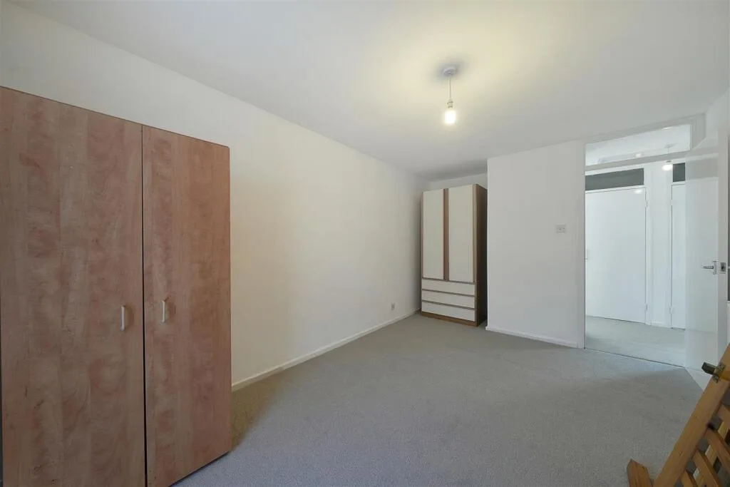 2 bedroom semi-detached house for rent