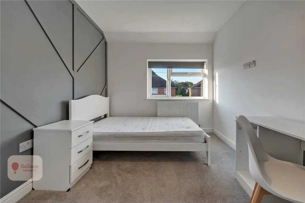 6 bedroom semi-detached house for rent