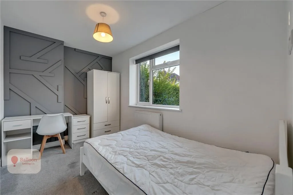 6 bedroom semi-detached house for rent