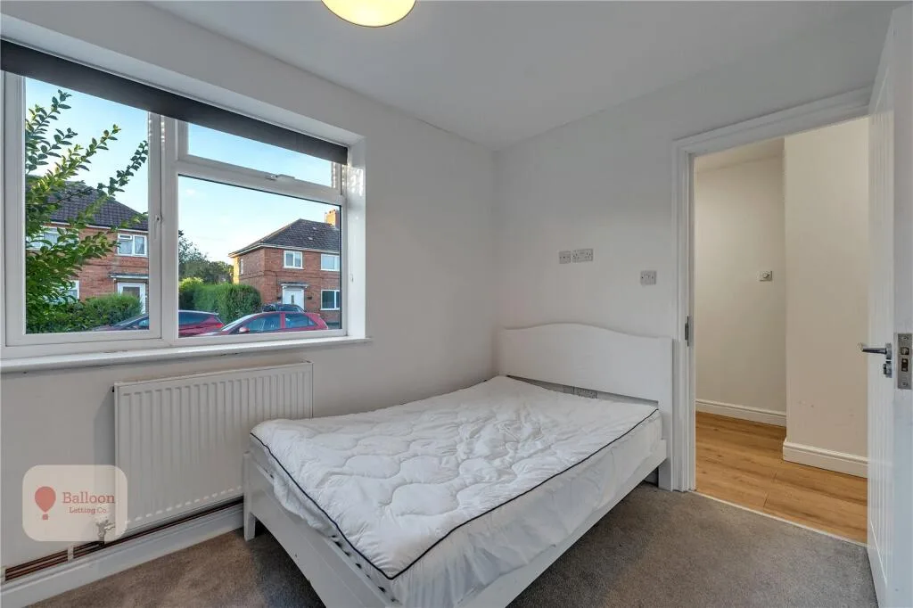 6 bedroom semi-detached house for rent