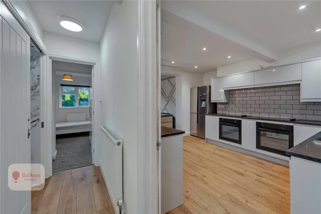 6 bedroom semi-detached house for rent