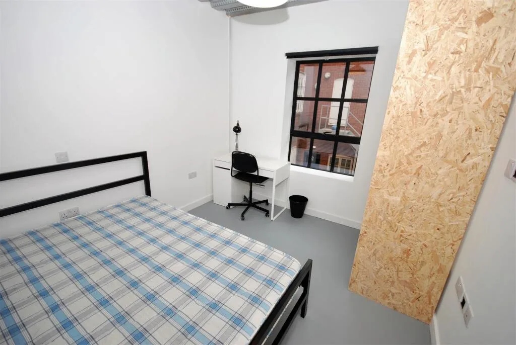 6 bedroom apartment for rent
