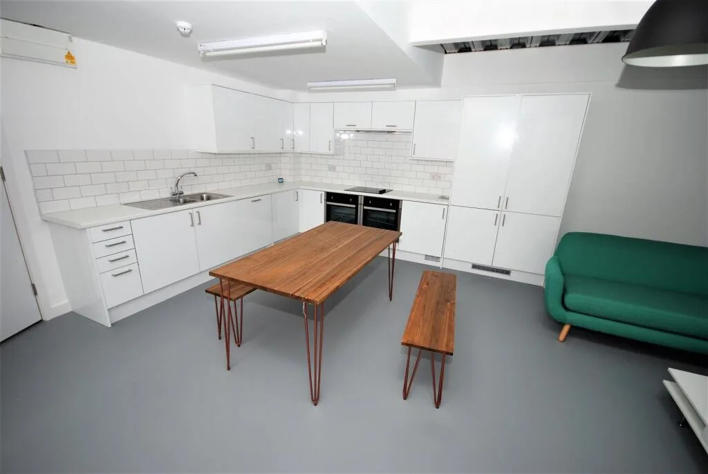 6 bedroom apartment for rent