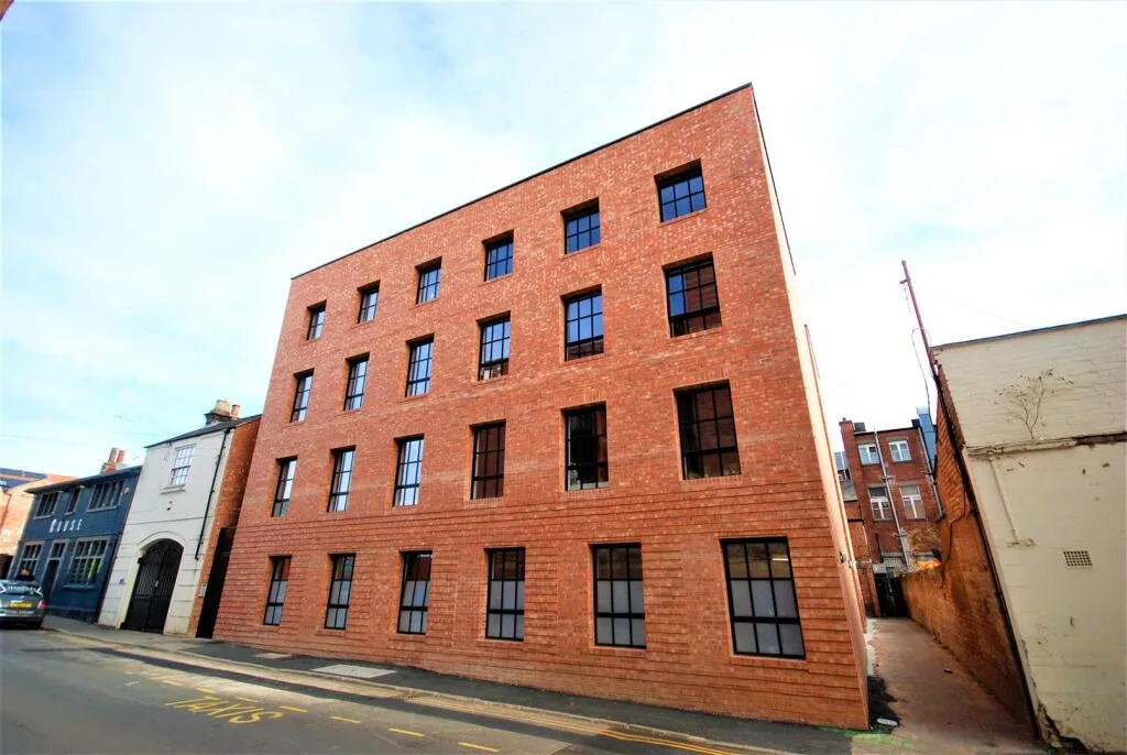 6 bedroom apartment for rent