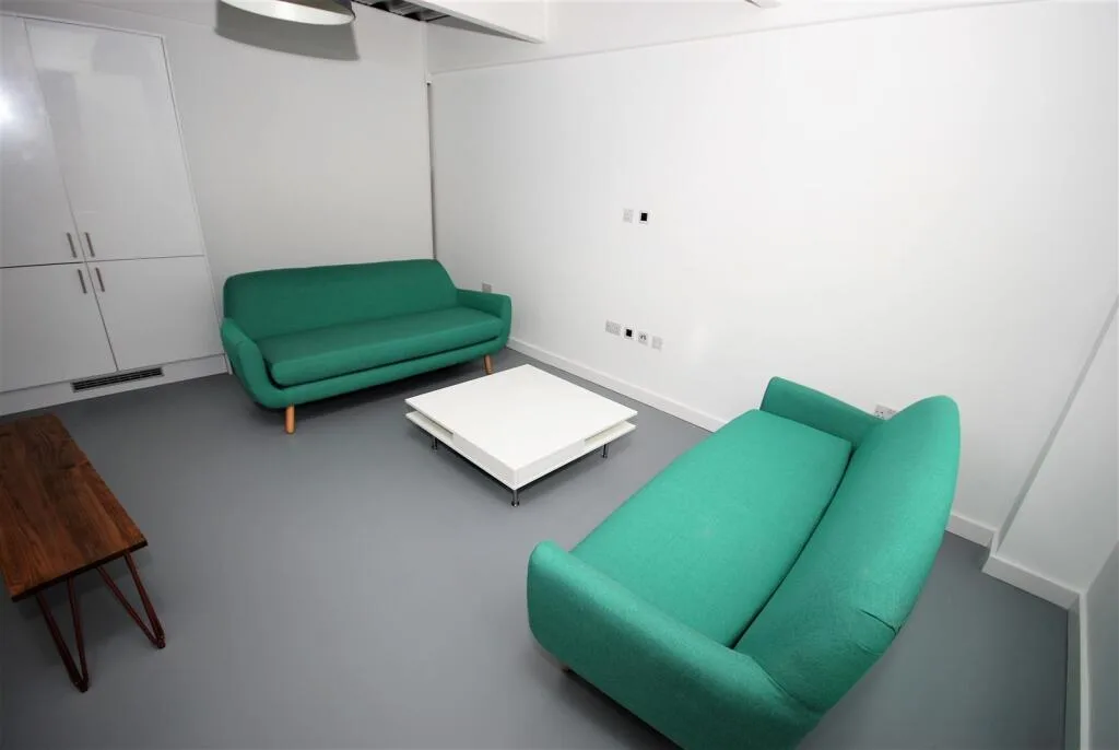 6 bedroom apartment for rent