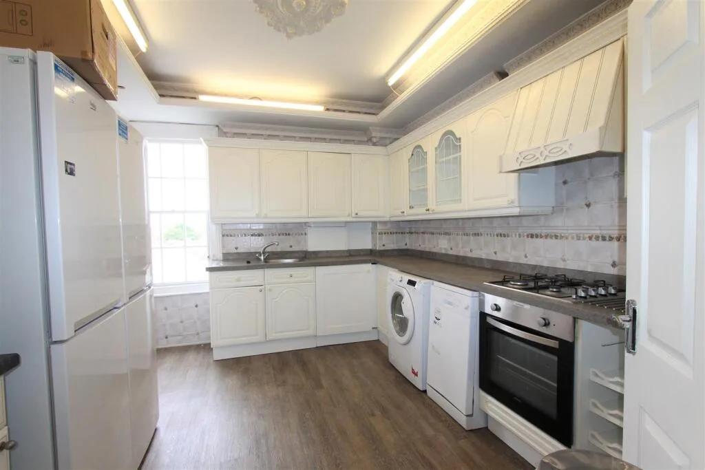 6 bedroom apartment for rent