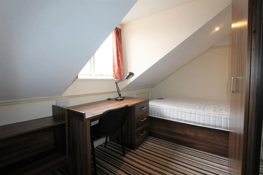 6 bedroom apartment for rent