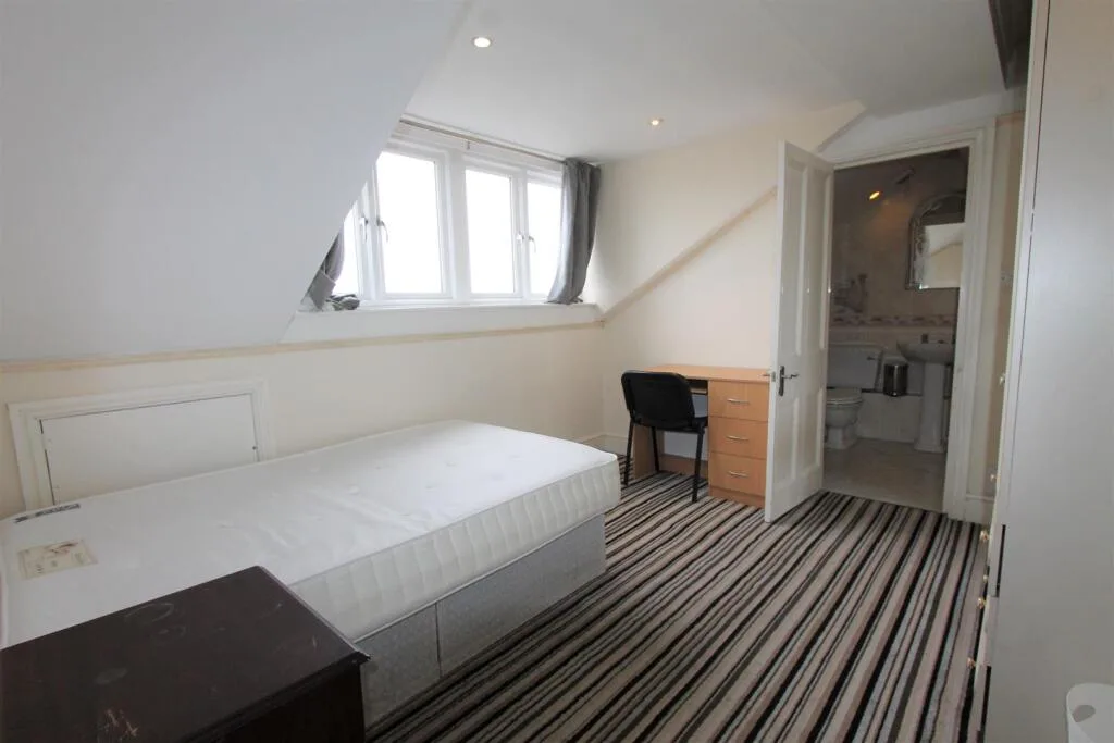 6 bedroom apartment for rent