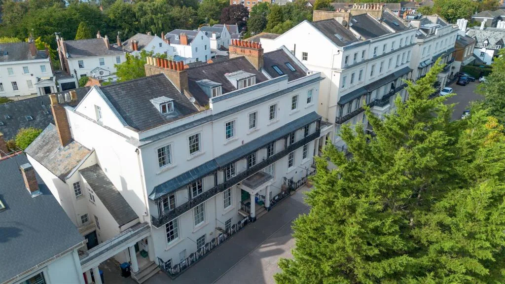 6 bedroom apartment for rent