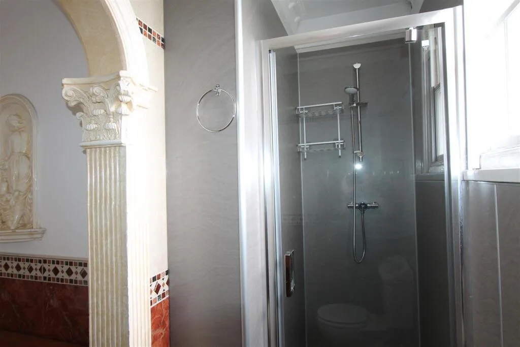 6 bedroom apartment for rent
