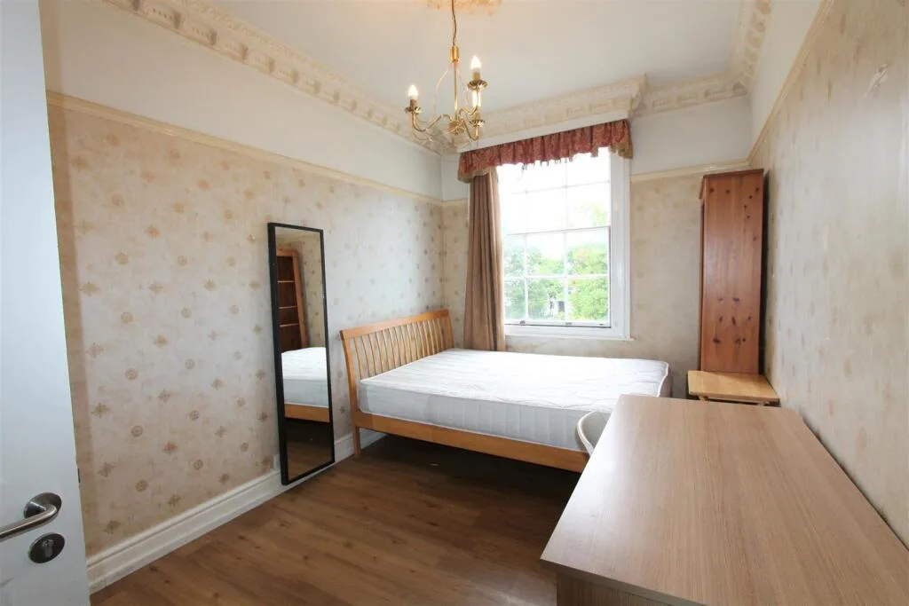 6 bedroom apartment for rent