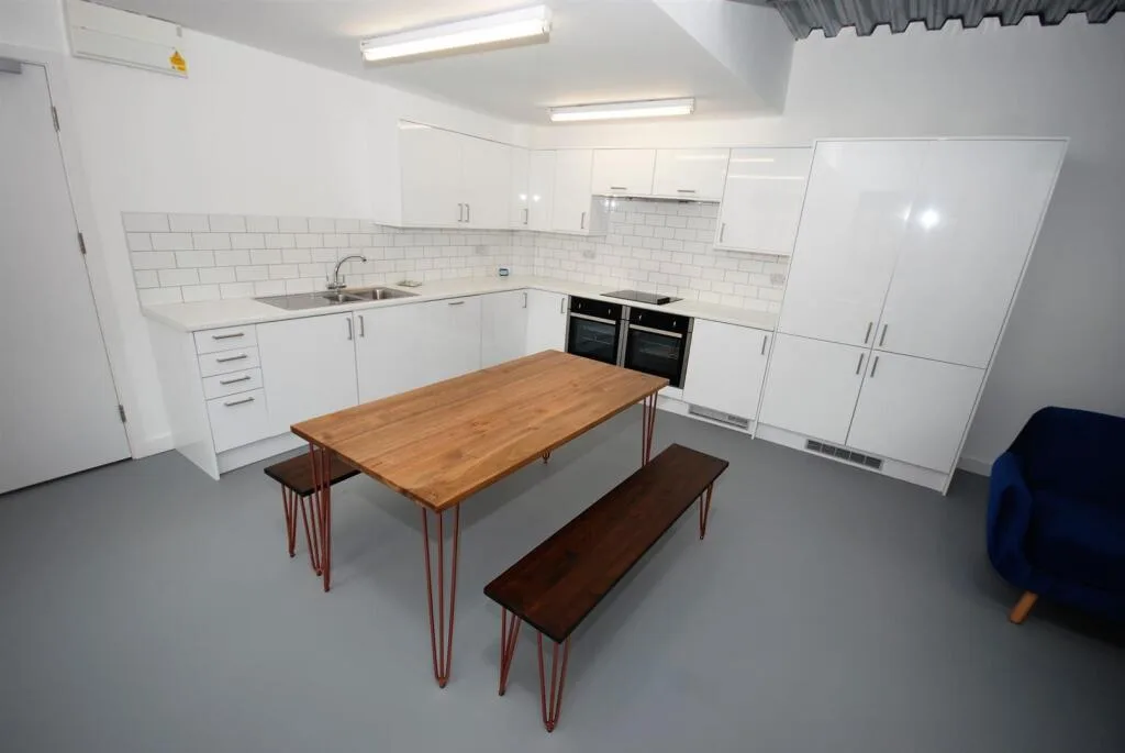 6 bedroom apartment for rent