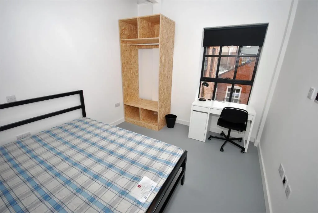 6 bedroom apartment for rent