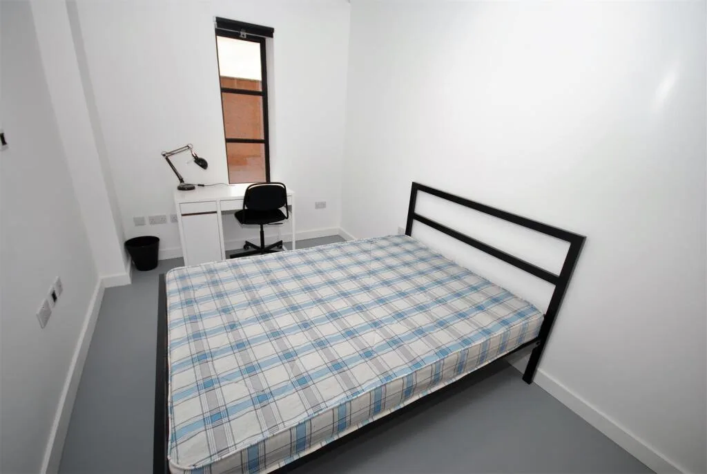 6 bedroom apartment for rent