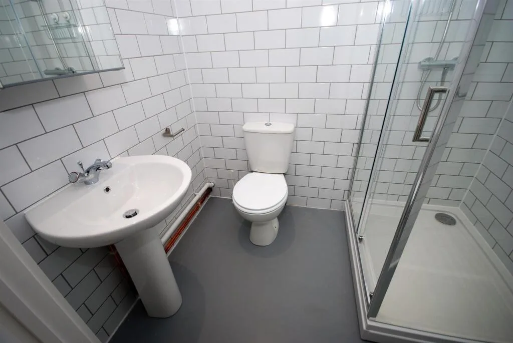 6 bedroom apartment for rent