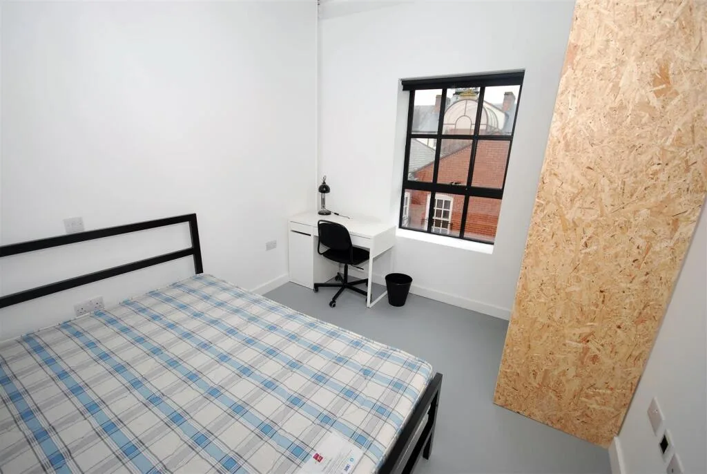 6 bedroom apartment for rent