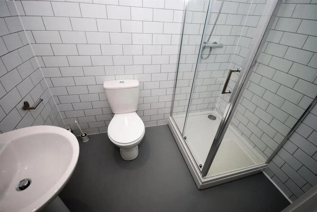6 bedroom apartment for rent