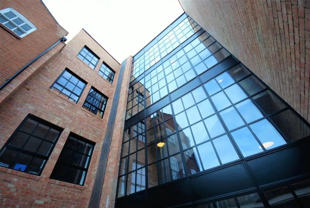 6 bedroom flat for rent