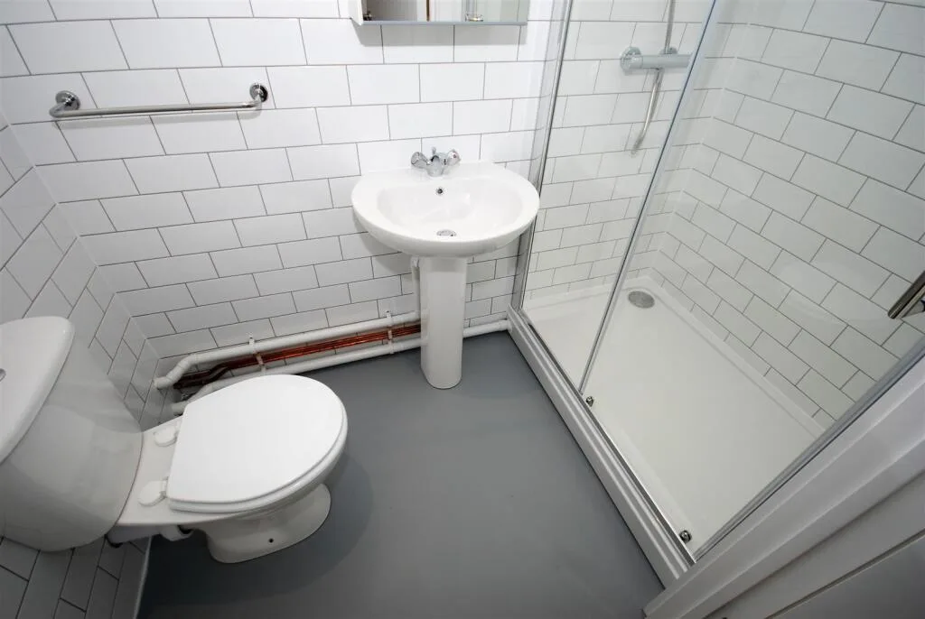 6 bedroom flat for rent