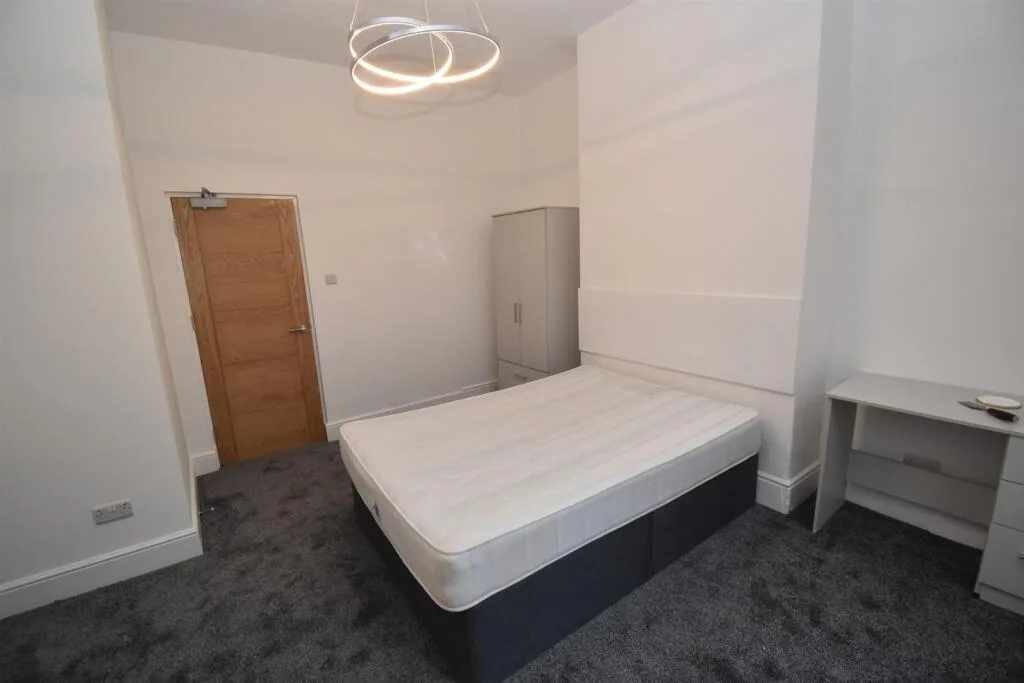 7 bedroom house for rent