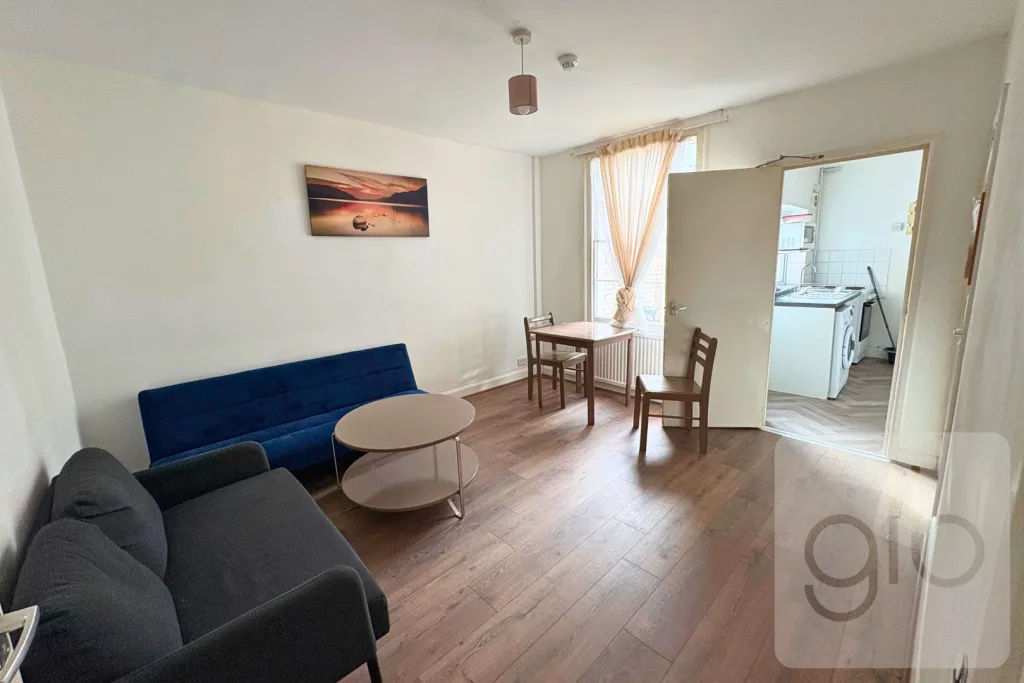 5 bedroom private hall for rent