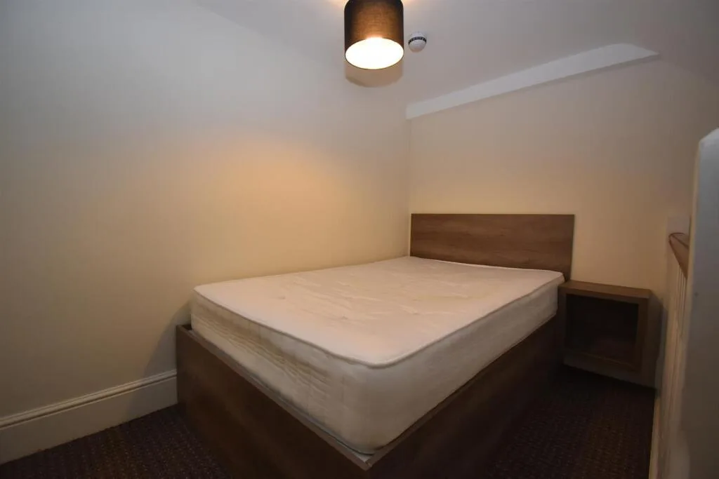 6 bedroom apartment for rent