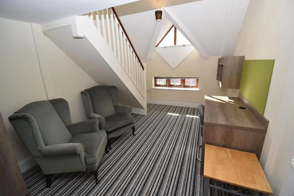 6 bedroom apartment for rent