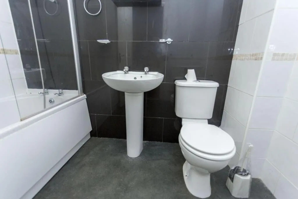 6 bedroom apartment for rent