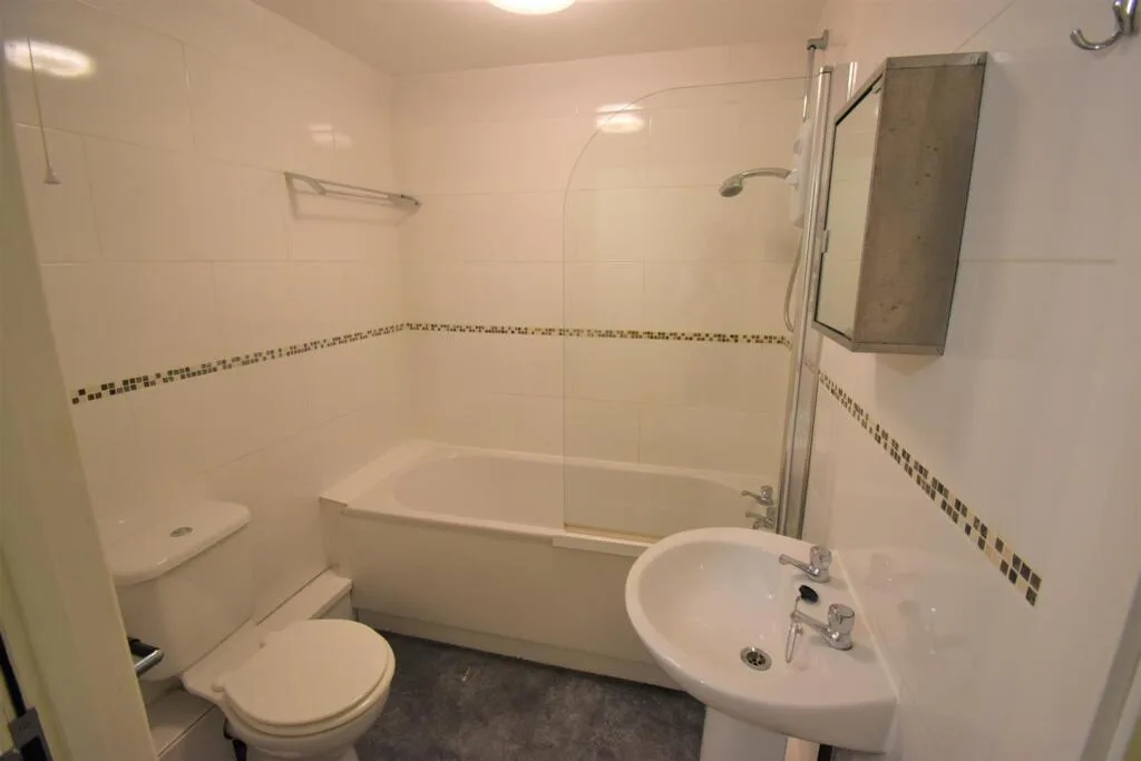 6 bedroom apartment for rent