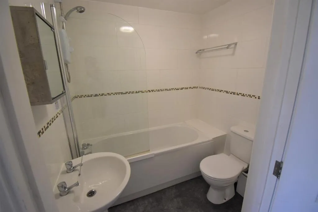 6 bedroom apartment for rent