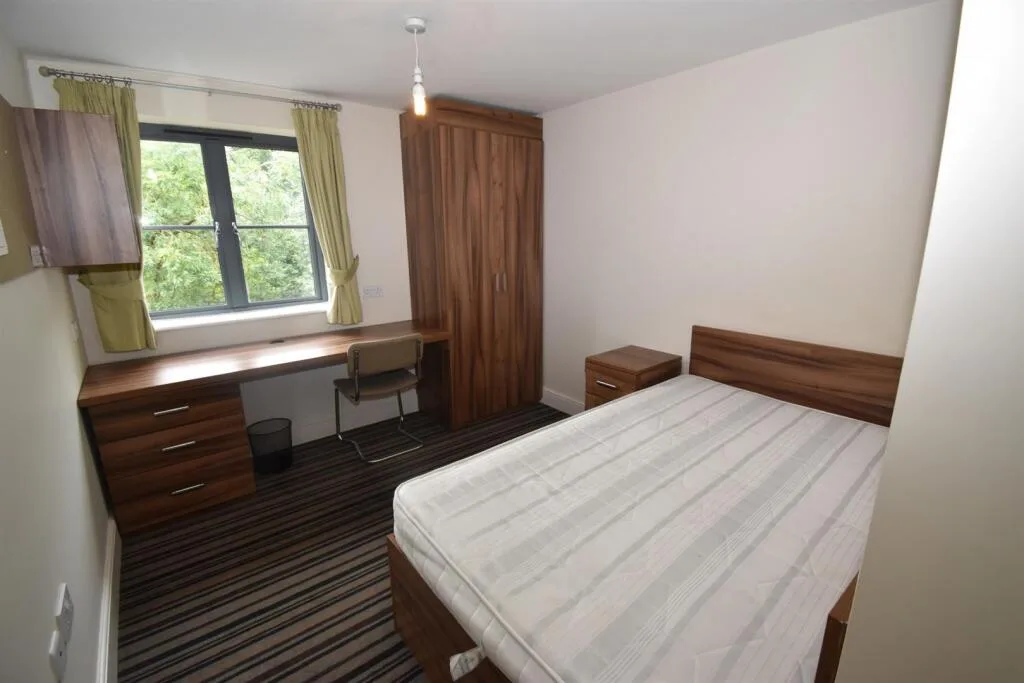 6 bedroom apartment for rent