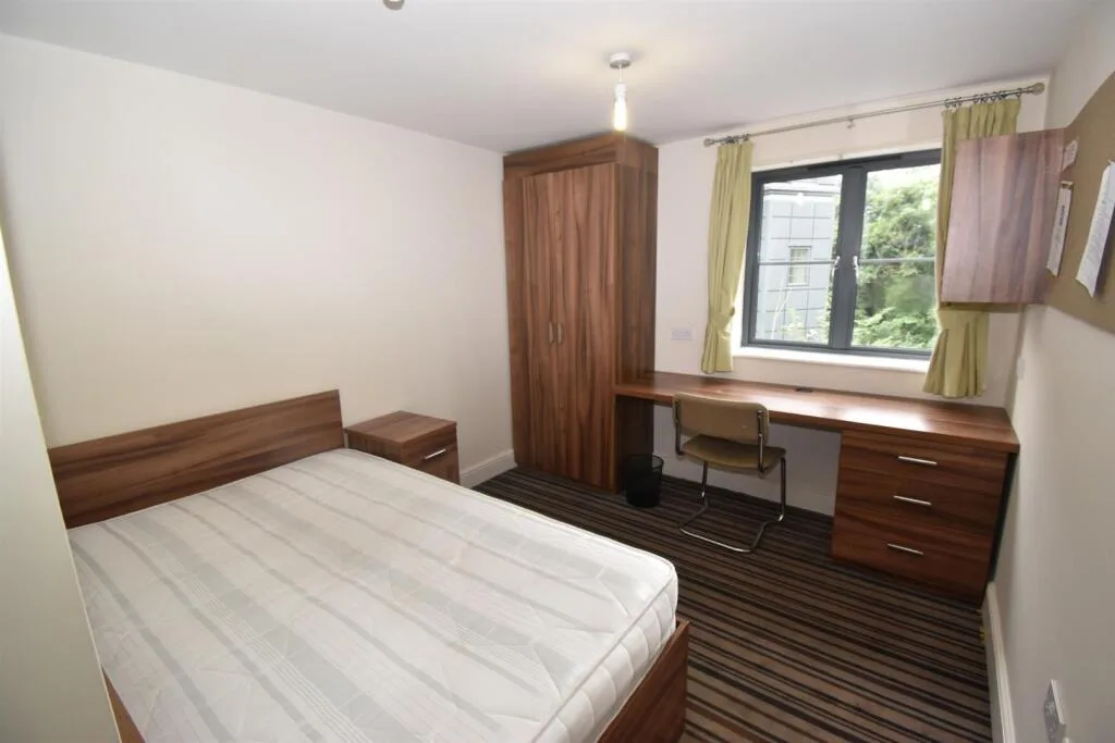 6 bedroom apartment for rent