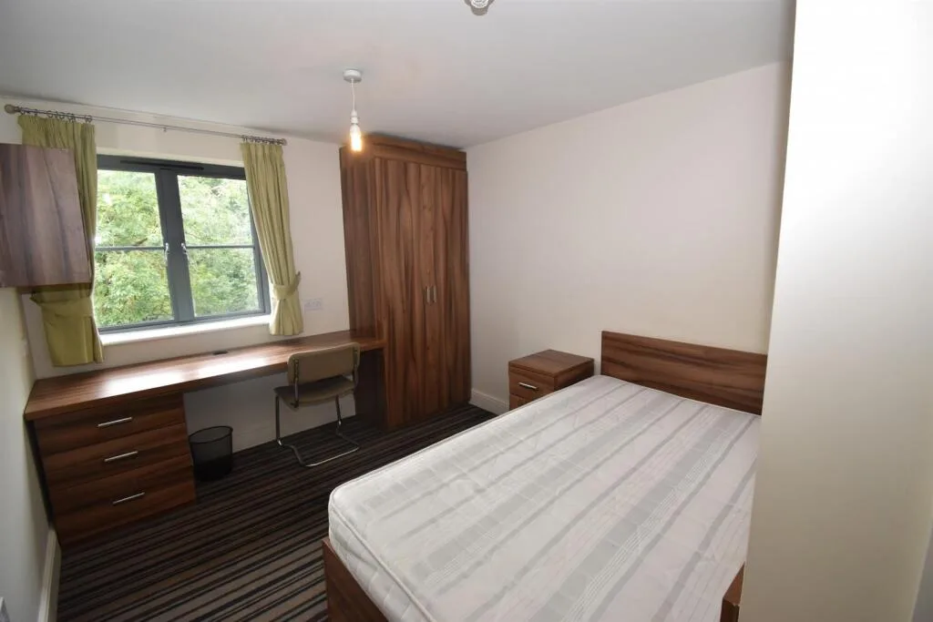 6 bedroom apartment for rent