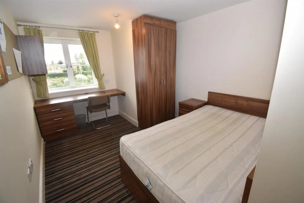 6 bedroom apartment for rent