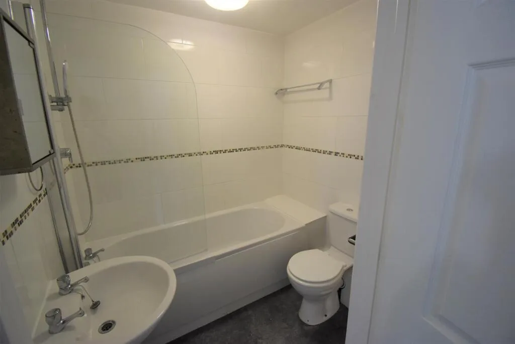 6 bedroom apartment for rent