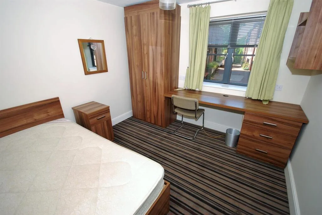 6 bedroom apartment for rent