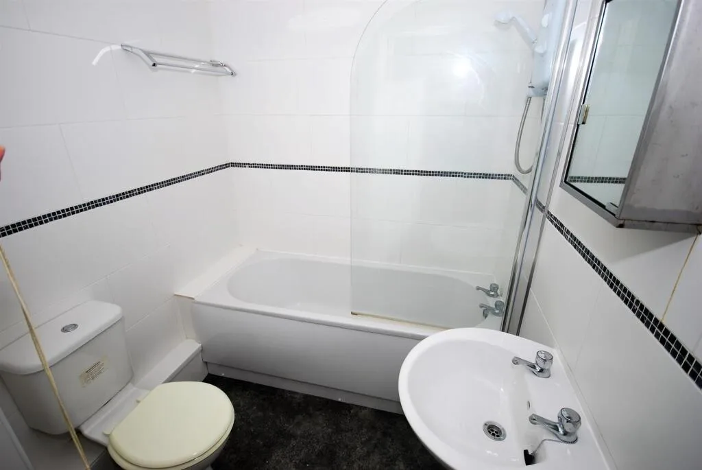 6 bedroom apartment for rent