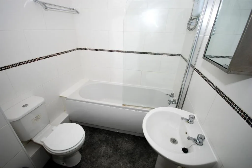 6 bedroom apartment for rent