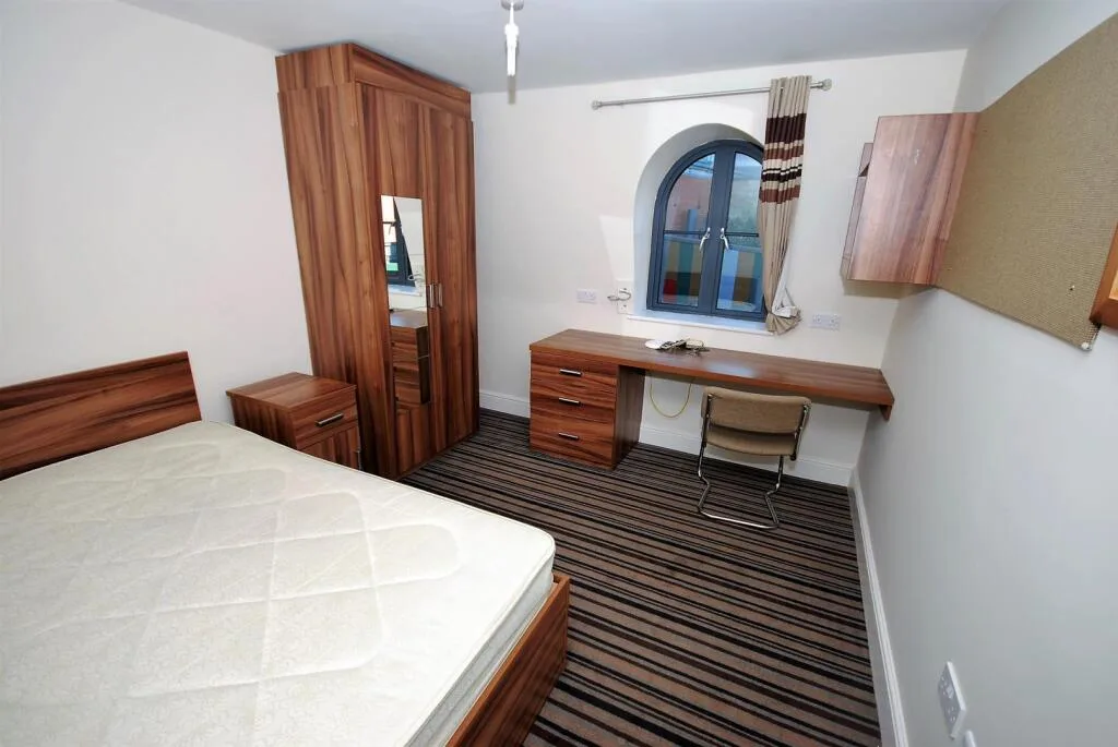6 bedroom apartment for rent