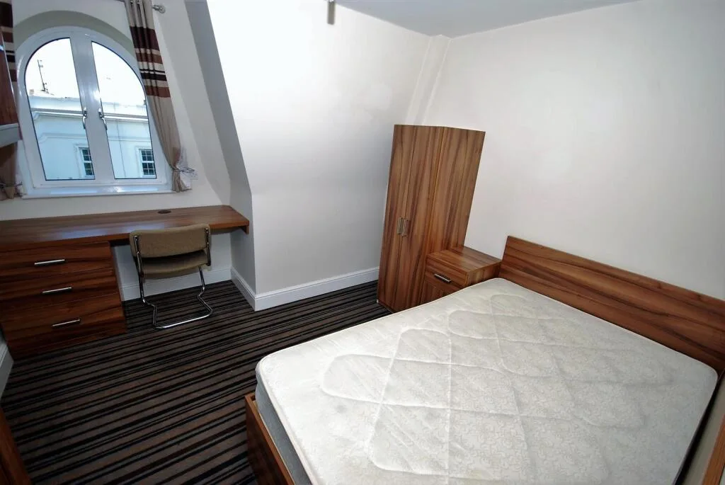 6 bedroom apartment for rent
