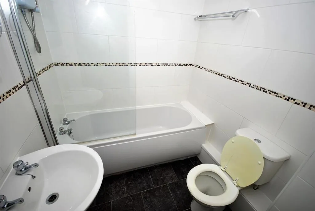 6 bedroom apartment for rent