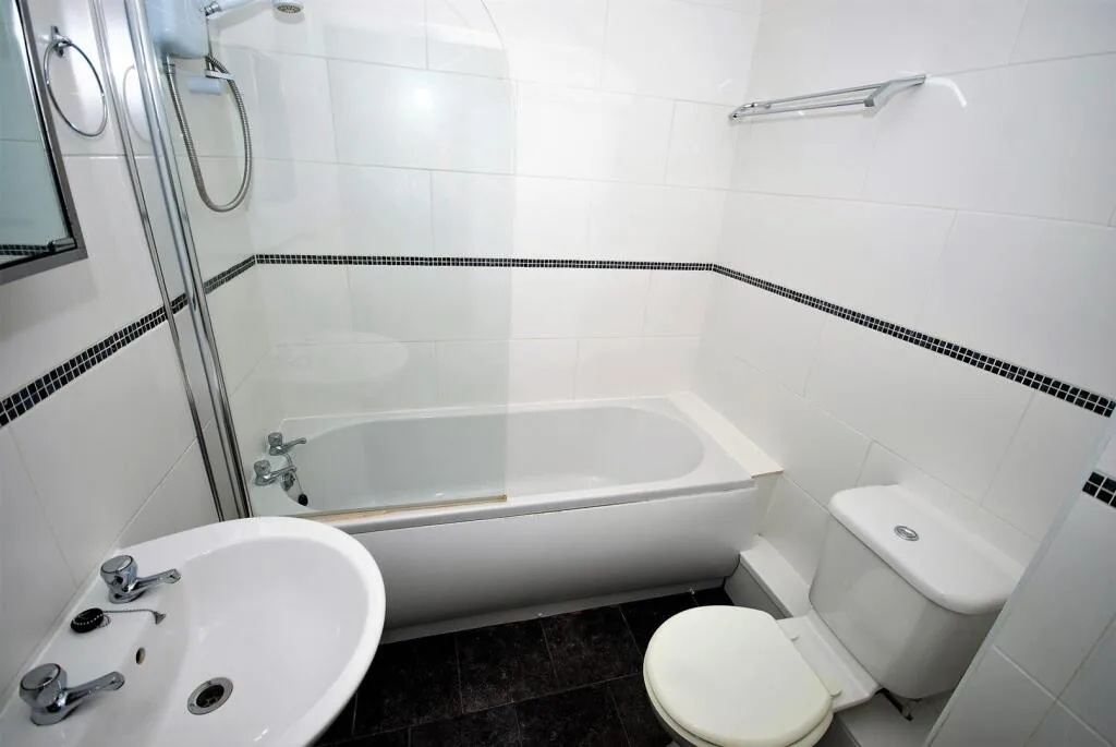6 bedroom apartment for rent
