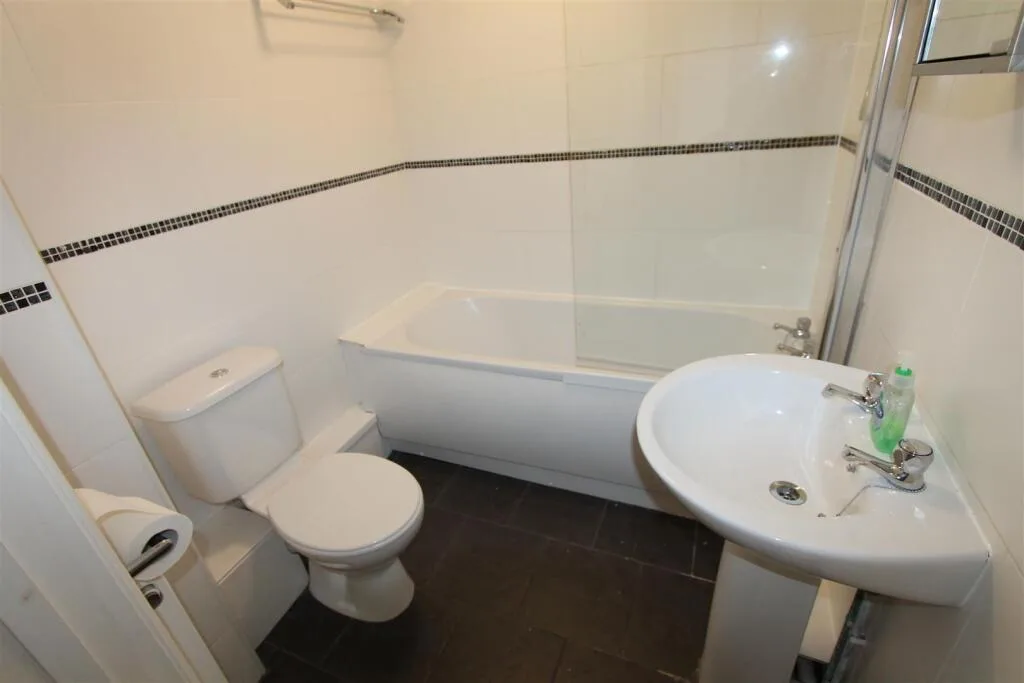 6 bedroom apartment for rent
