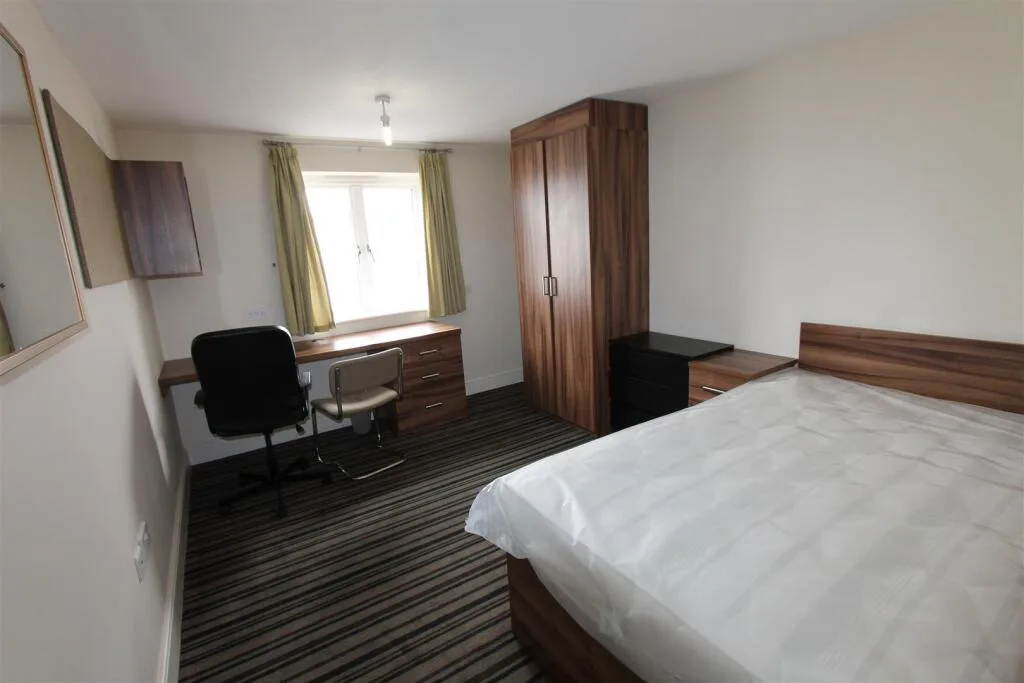 6 bedroom apartment for rent