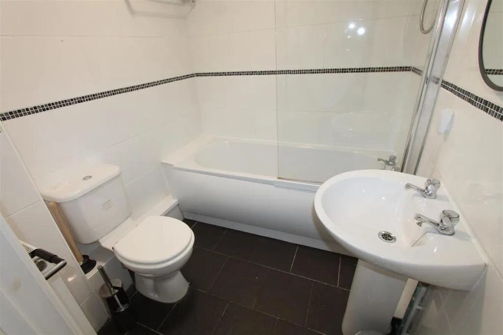 6 bedroom apartment for rent