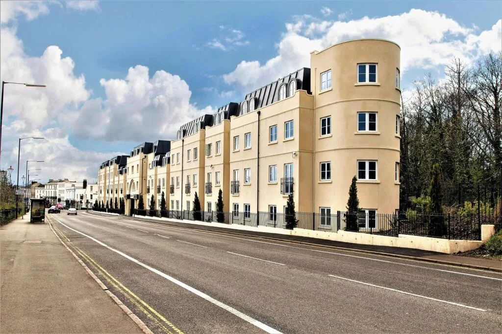 6 bedroom apartment for rent